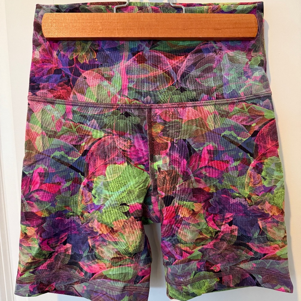Lululemon Women’s Wunder Train HR Short Size 4 Vivid Floral Tone